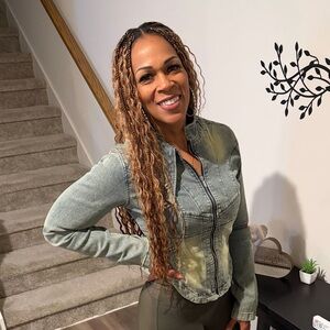 Meet your Posher, Dilanie